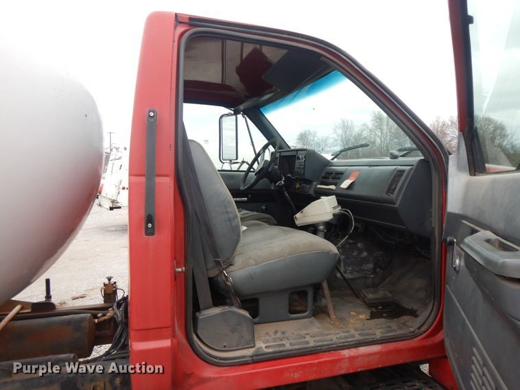 image for item II9336 1996 Chevrolet C7H propane truck