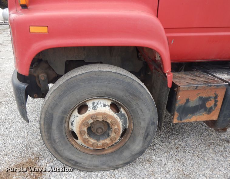 image for item II9336 1996 Chevrolet C7H propane truck