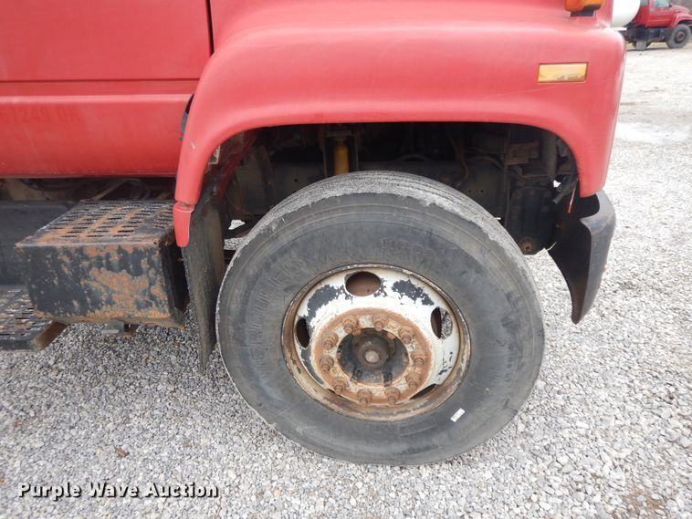 image for item II9336 1996 Chevrolet C7H propane truck