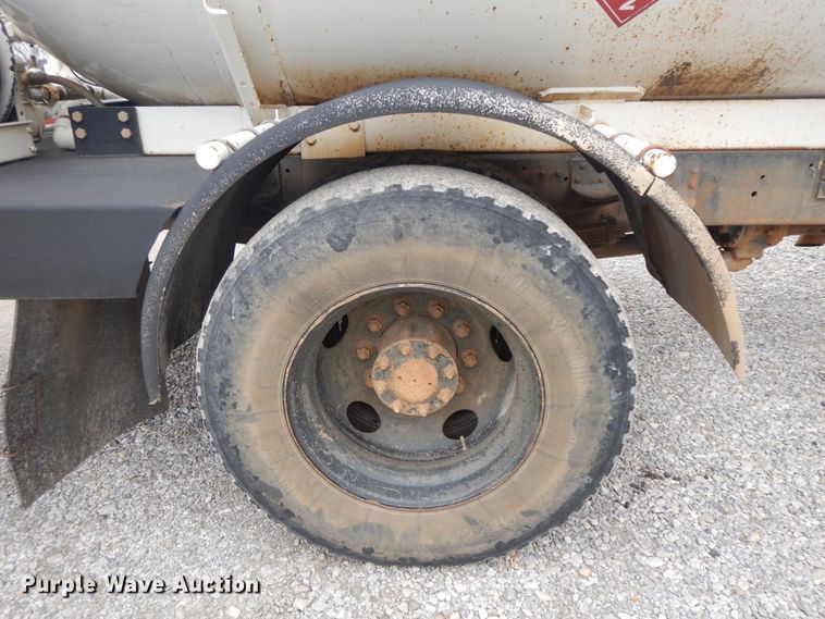 image for item II9336 1996 Chevrolet C7H propane truck