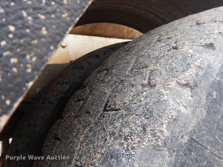 image for item II9336 1996 Chevrolet C7H propane truck