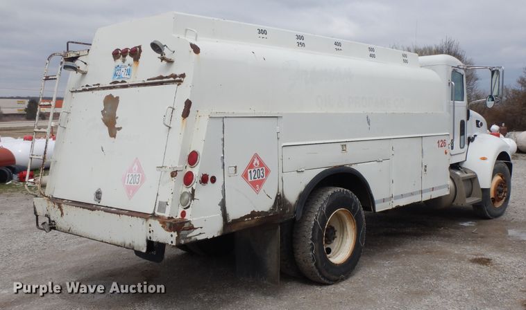 image for item II9337 2007 Peterbilt 335  fuel truck