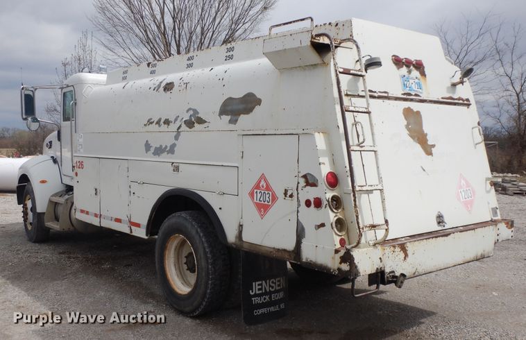 image for item II9337 2007 Peterbilt 335  fuel truck