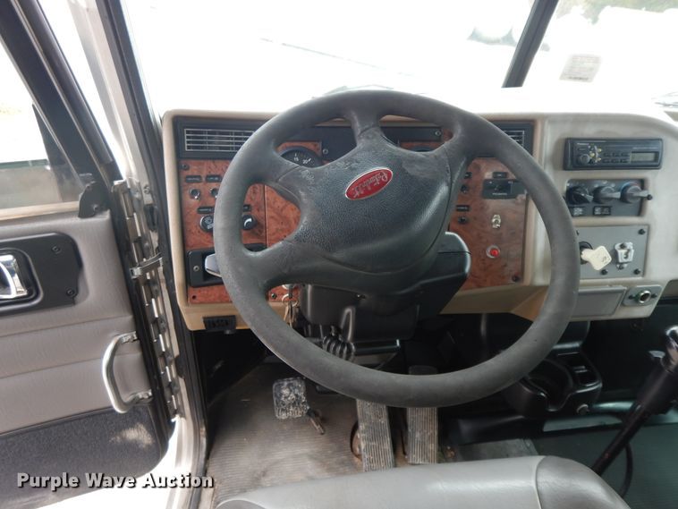 image for item II9337 2007 Peterbilt 335  fuel truck