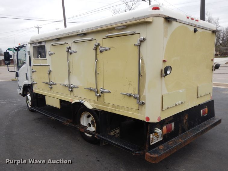 image for item II9338 2010 Isuzu NRR  refrigerated delivery truck