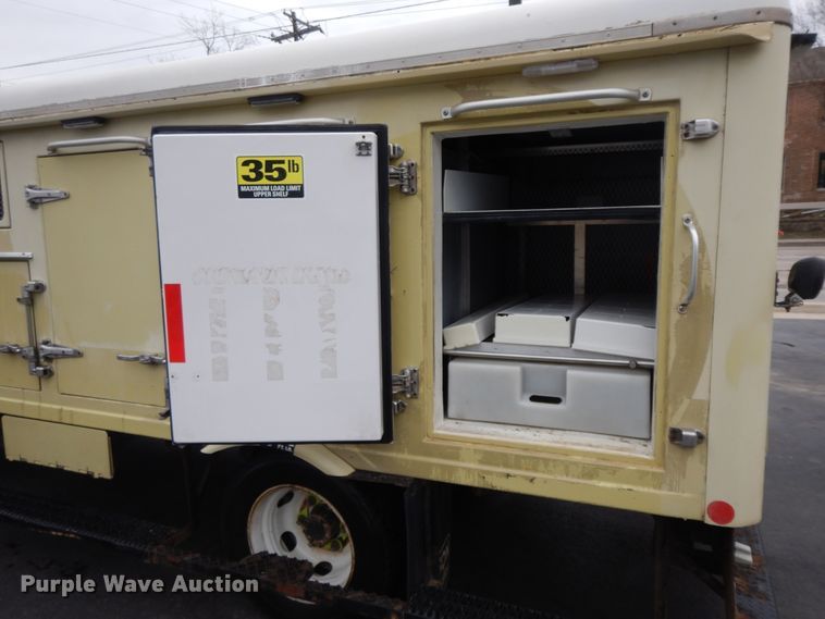 image for item II9338 2010 Isuzu NRR  refrigerated delivery truck