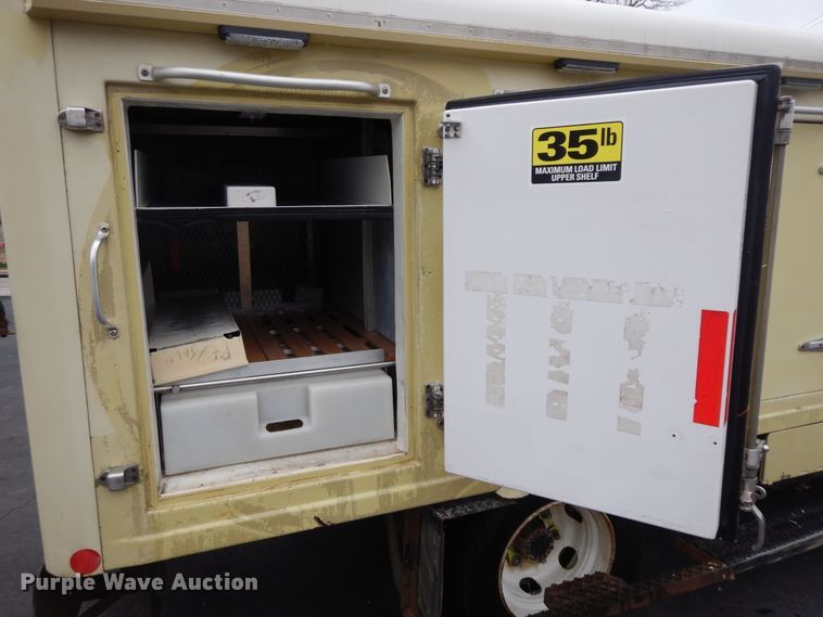 image for item II9338 2010 Isuzu NRR  refrigerated delivery truck