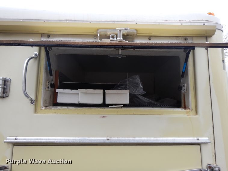 image for item II9338 2010 Isuzu NRR  refrigerated delivery truck