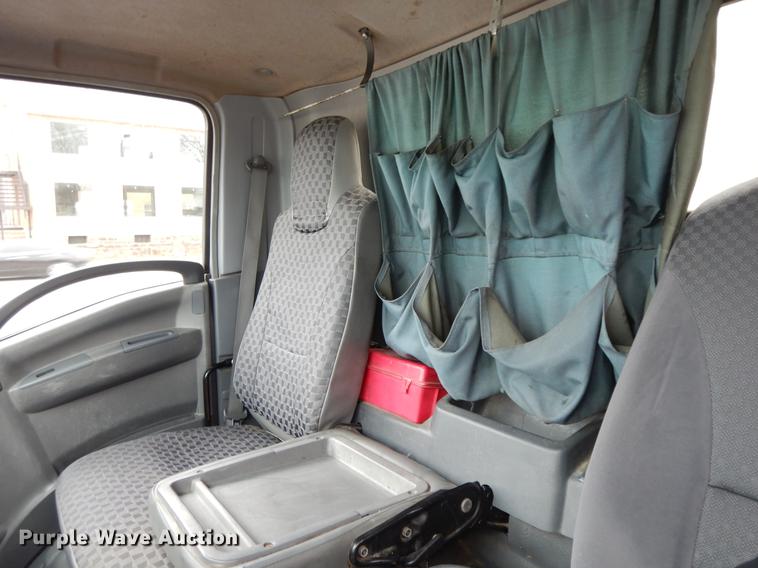 image for item II9338 2010 Isuzu NRR  refrigerated delivery truck