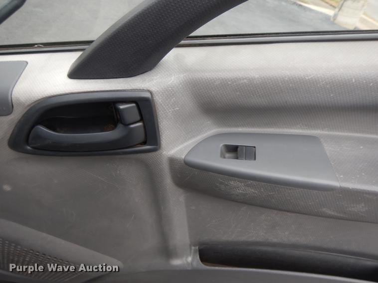 image for item II9338 2010 Isuzu NRR  refrigerated delivery truck