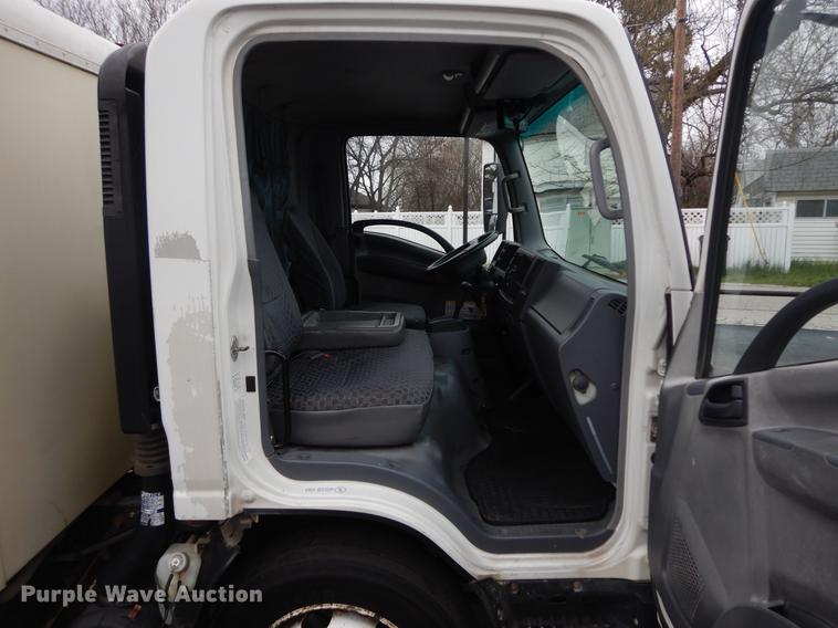 image for item II9338 2010 Isuzu NRR  refrigerated delivery truck