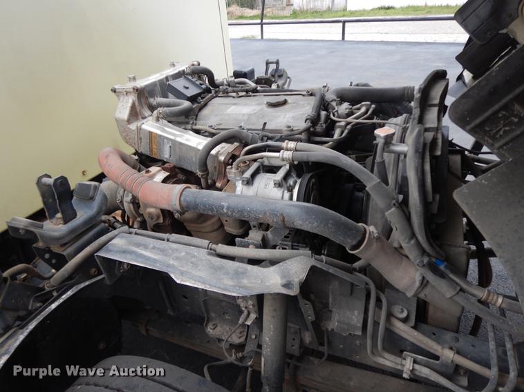 image for item II9338 2010 Isuzu NRR  refrigerated delivery truck