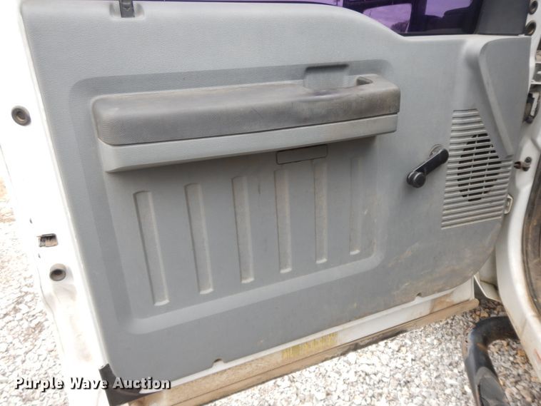 image for item II9340 2011 Ford F450 Super Duty  SuperCab utility / service truck