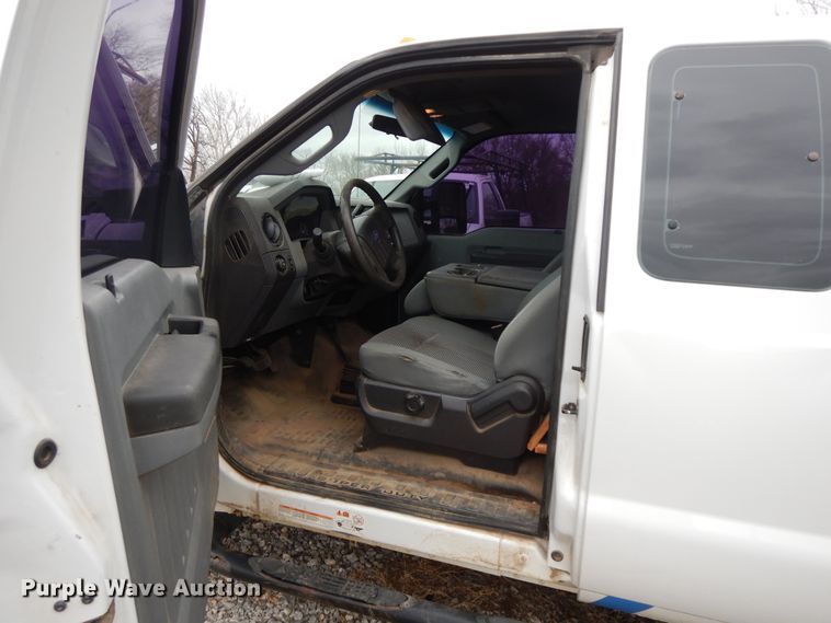 image for item II9340 2011 Ford F450 Super Duty  SuperCab utility / service truck