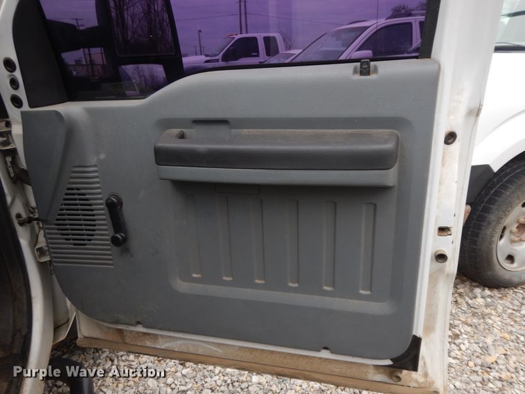 image for item II9340 2011 Ford F450 Super Duty  SuperCab utility / service truck