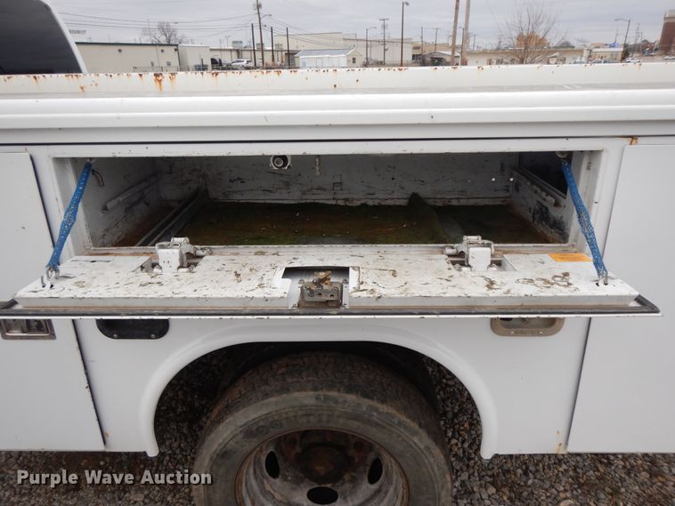 image for item II9341 2011 Ford F450 Super Duty  SuperCab utility / service truck