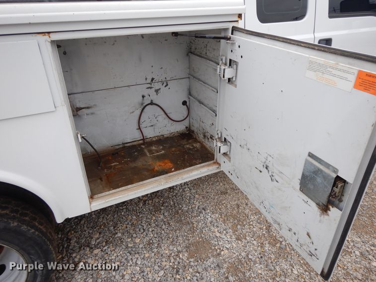 image for item II9341 2011 Ford F450 Super Duty  SuperCab utility / service truck