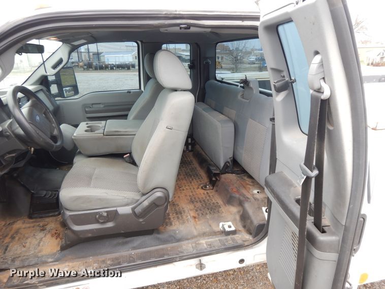 image for item II9341 2011 Ford F450 Super Duty  SuperCab utility / service truck