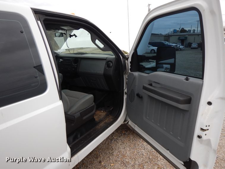 image for item II9341 2011 Ford F450 Super Duty  SuperCab utility / service truck