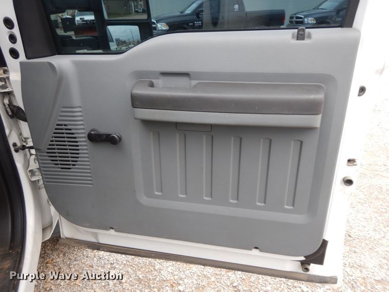 image for item II9341 2011 Ford F450 Super Duty  SuperCab utility / service truck