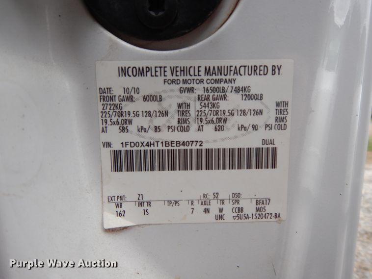 image for item II9341 2011 Ford F450 Super Duty  SuperCab utility / service truck