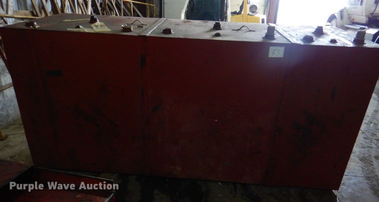 image for item II9809 Three bin oil tank