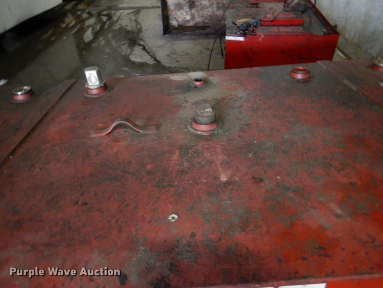 image for item II9809 Three bin oil tank