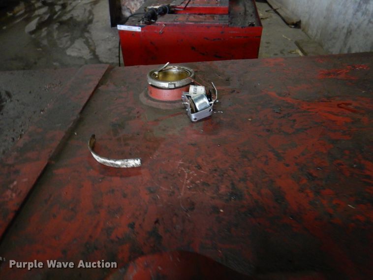 image for item II9809 Three bin oil tank