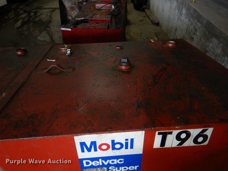 image for item II9809 Three bin oil tank