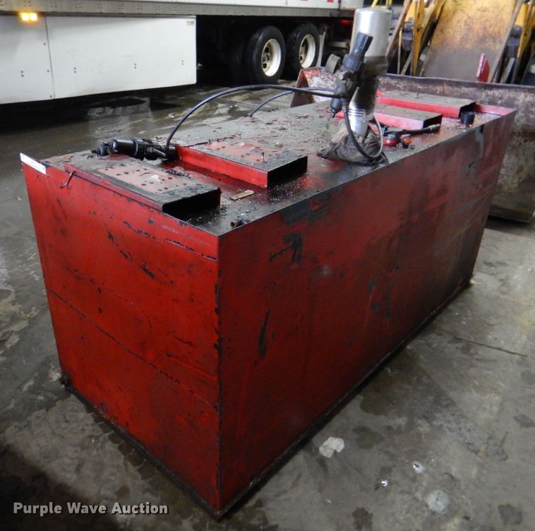 image for item II9810 Bench oil storage tank