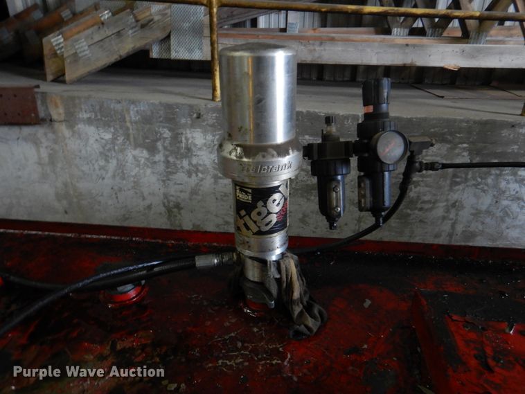 image for item II9810 Bench oil storage tank