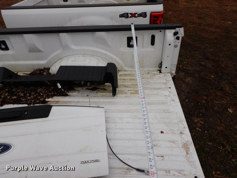 image for item IX9359 Ford truck bed