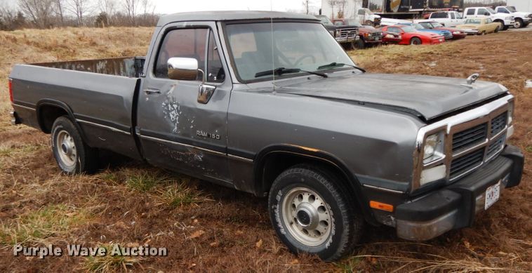 image for item IX9368 1992 Dodge Ram D150  pickup truck