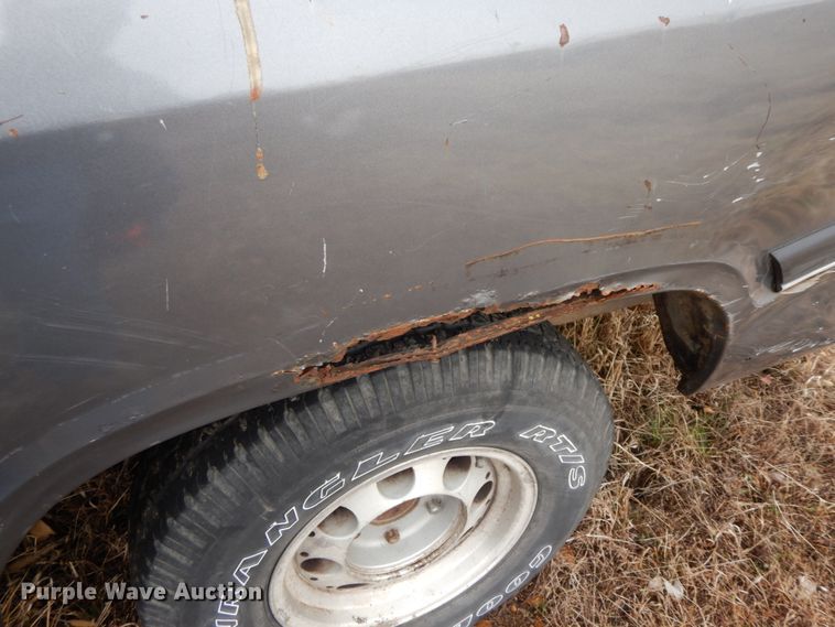 image for item IX9368 1992 Dodge Ram D150  pickup truck