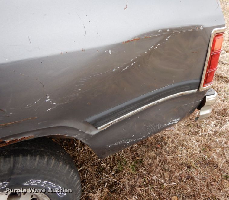 image for item IX9368 1992 Dodge Ram D150  pickup truck