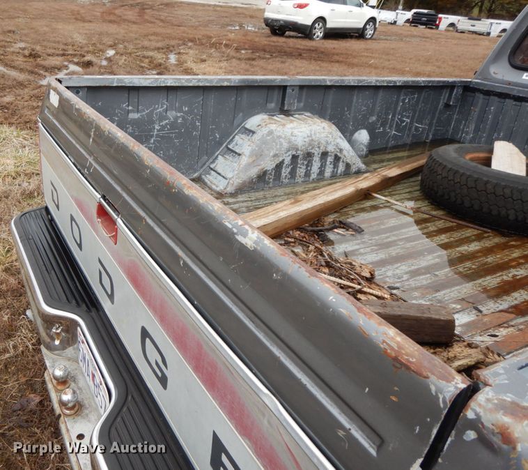 image for item IX9368 1992 Dodge Ram D150  pickup truck