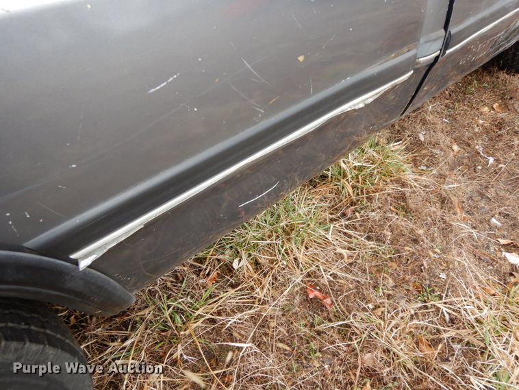 image for item IX9368 1992 Dodge Ram D150  pickup truck