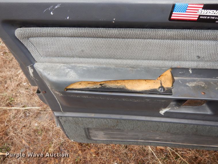 image for item IX9368 1992 Dodge Ram D150  pickup truck