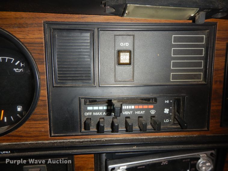 image for item IX9368 1992 Dodge Ram D150  pickup truck