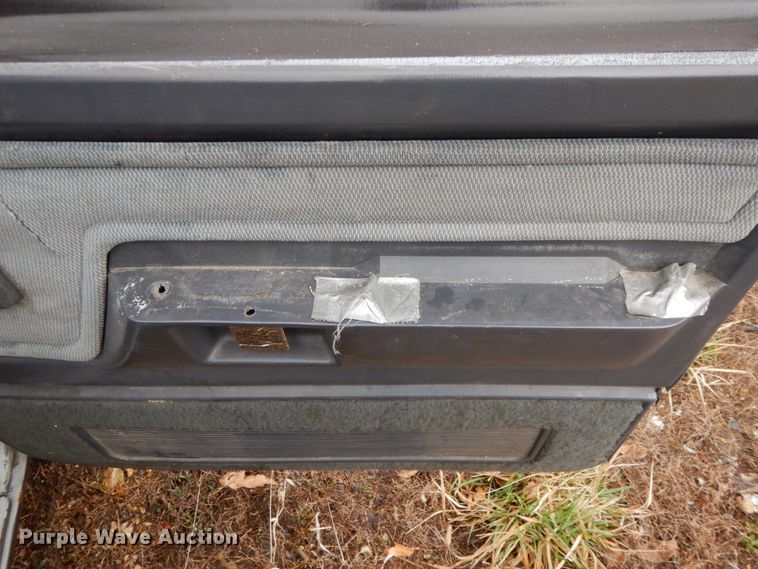 image for item IX9368 1992 Dodge Ram D150  pickup truck