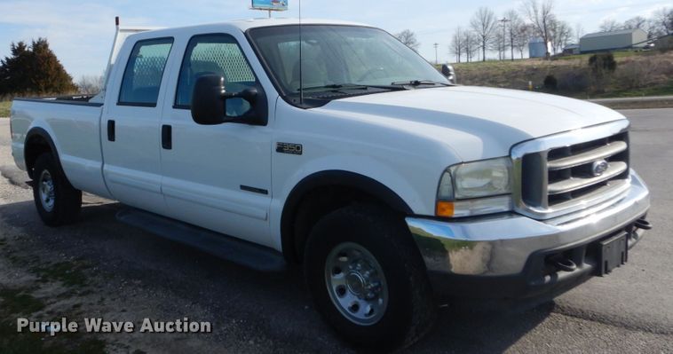 image for item IY9529 2002 Ford F350 Super Duty XLT  Crew Cab pickup truck