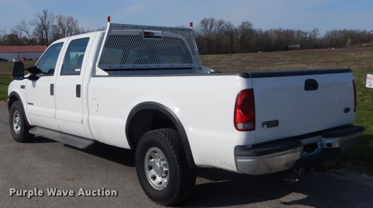 image for item IY9529 2002 Ford F350 Super Duty XLT  Crew Cab pickup truck