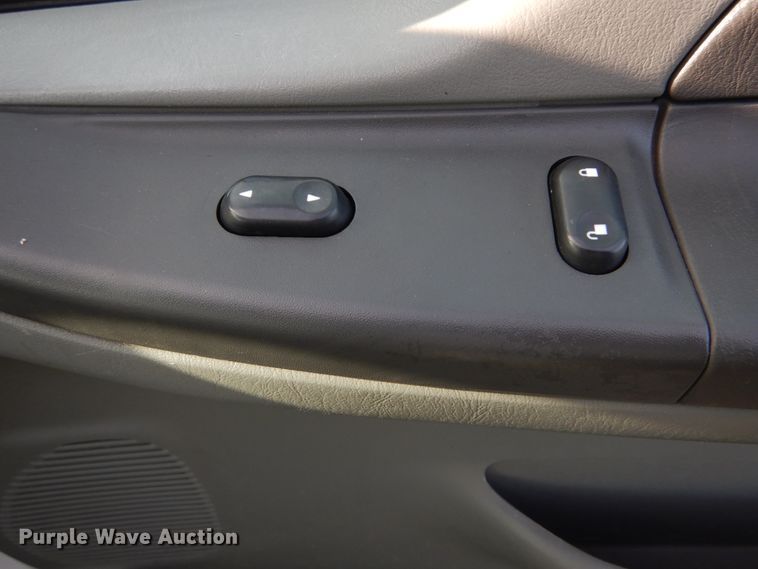 image for item IY9529 2002 Ford F350 Super Duty XLT  Crew Cab pickup truck