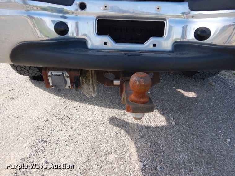 image for item IY9529 2002 Ford F350 Super Duty XLT  Crew Cab pickup truck