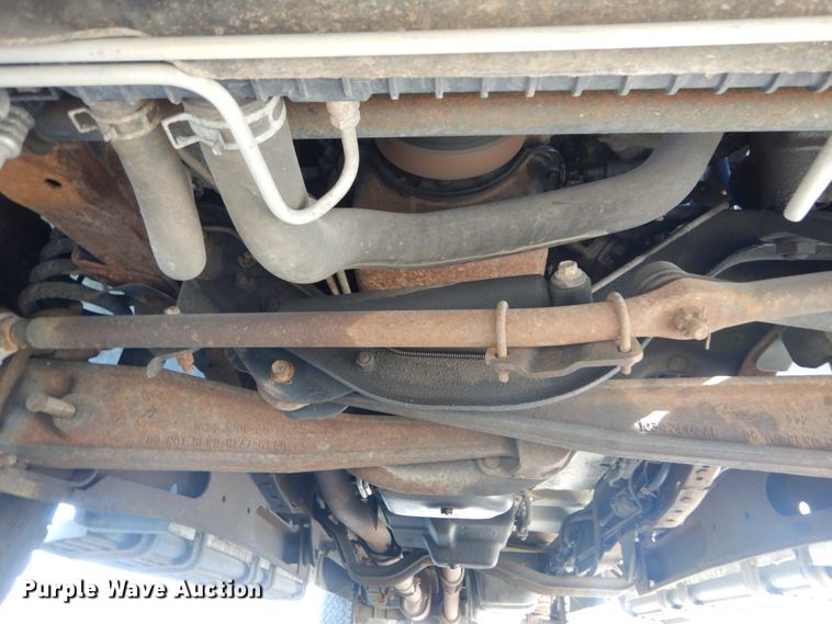 image for item IY9529 2002 Ford F350 Super Duty XLT  Crew Cab pickup truck