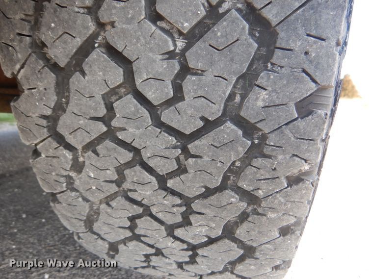 image for item IY9529 2002 Ford F350 Super Duty XLT  Crew Cab pickup truck