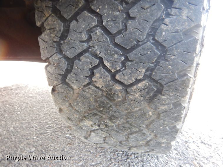 image for item IY9529 2002 Ford F350 Super Duty XLT  Crew Cab pickup truck