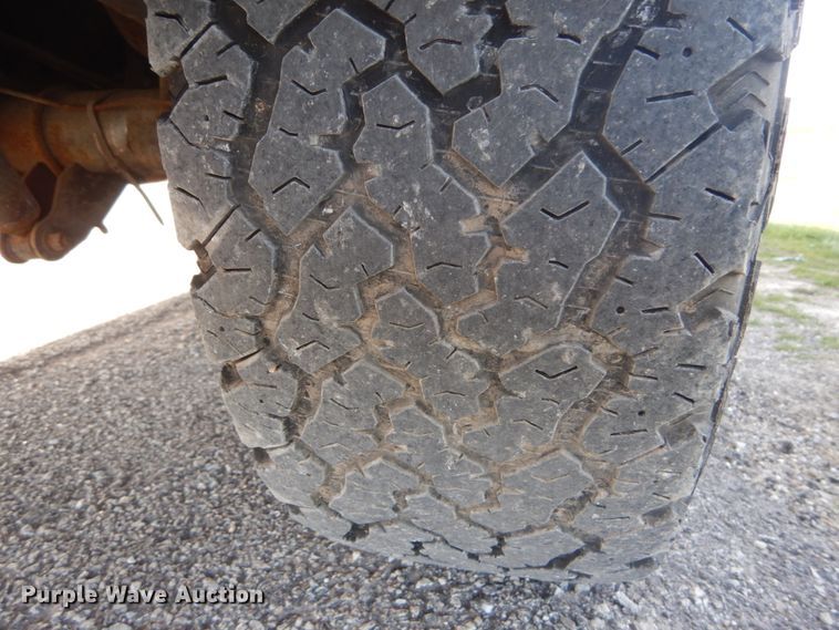 image for item IY9529 2002 Ford F350 Super Duty XLT  Crew Cab pickup truck