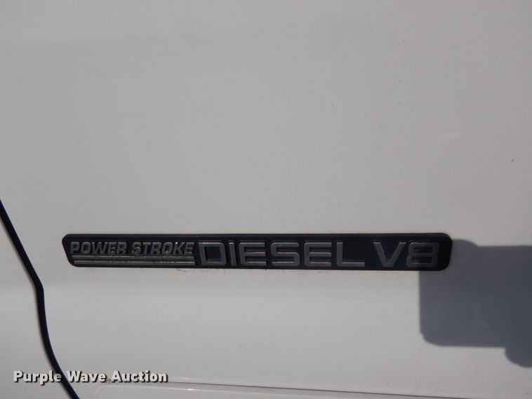 image for item IY9529 2002 Ford F350 Super Duty XLT  Crew Cab pickup truck