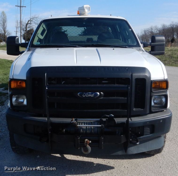 image for item IY9530 2008 Ford F350 Super Duty XLT  Crew Cab pickup truck